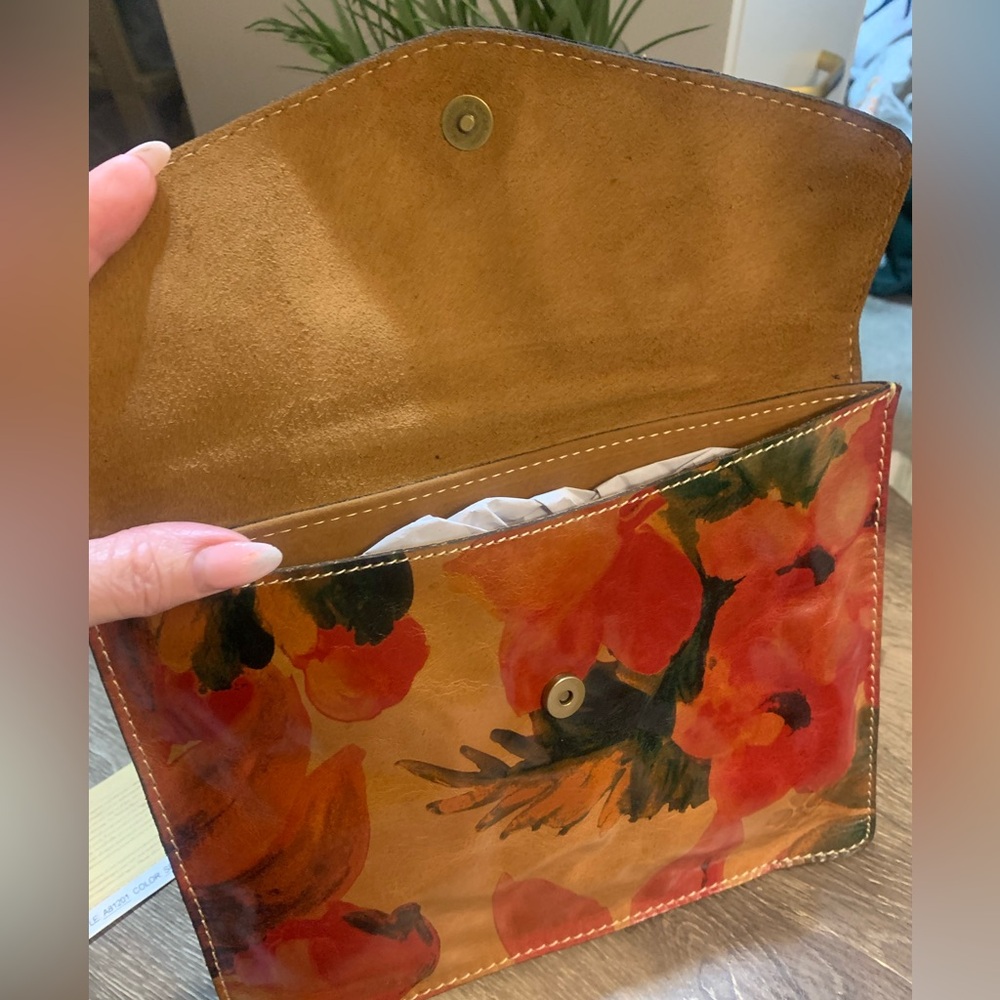Patricia Nash Heritage Floral Portfolio Clutch - Picture 8 of 9